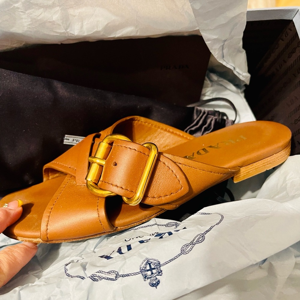 Original Prada Sandals size 35 Brandy color super comfy - Picture 2 of 8